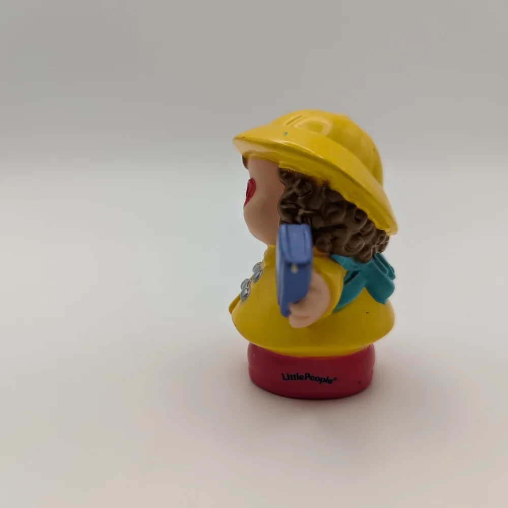 Vintage Fisher-Price Little People 2005 Maggie‎ Yellow Raincoat Red Glasses Book